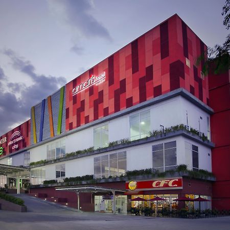 Amaris Hotel Ponorogo Esterno foto