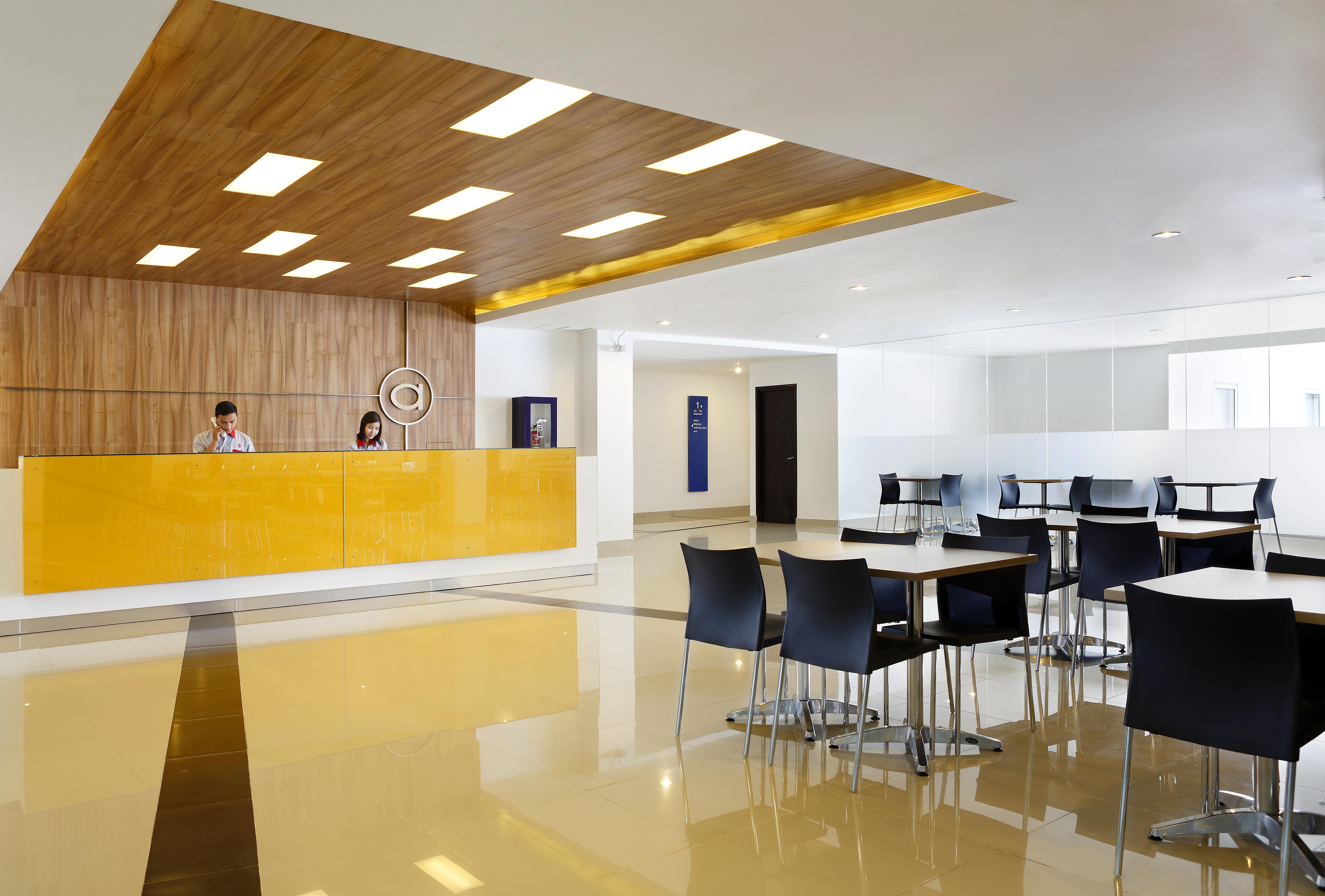 Amaris Hotel Ponorogo Esterno foto