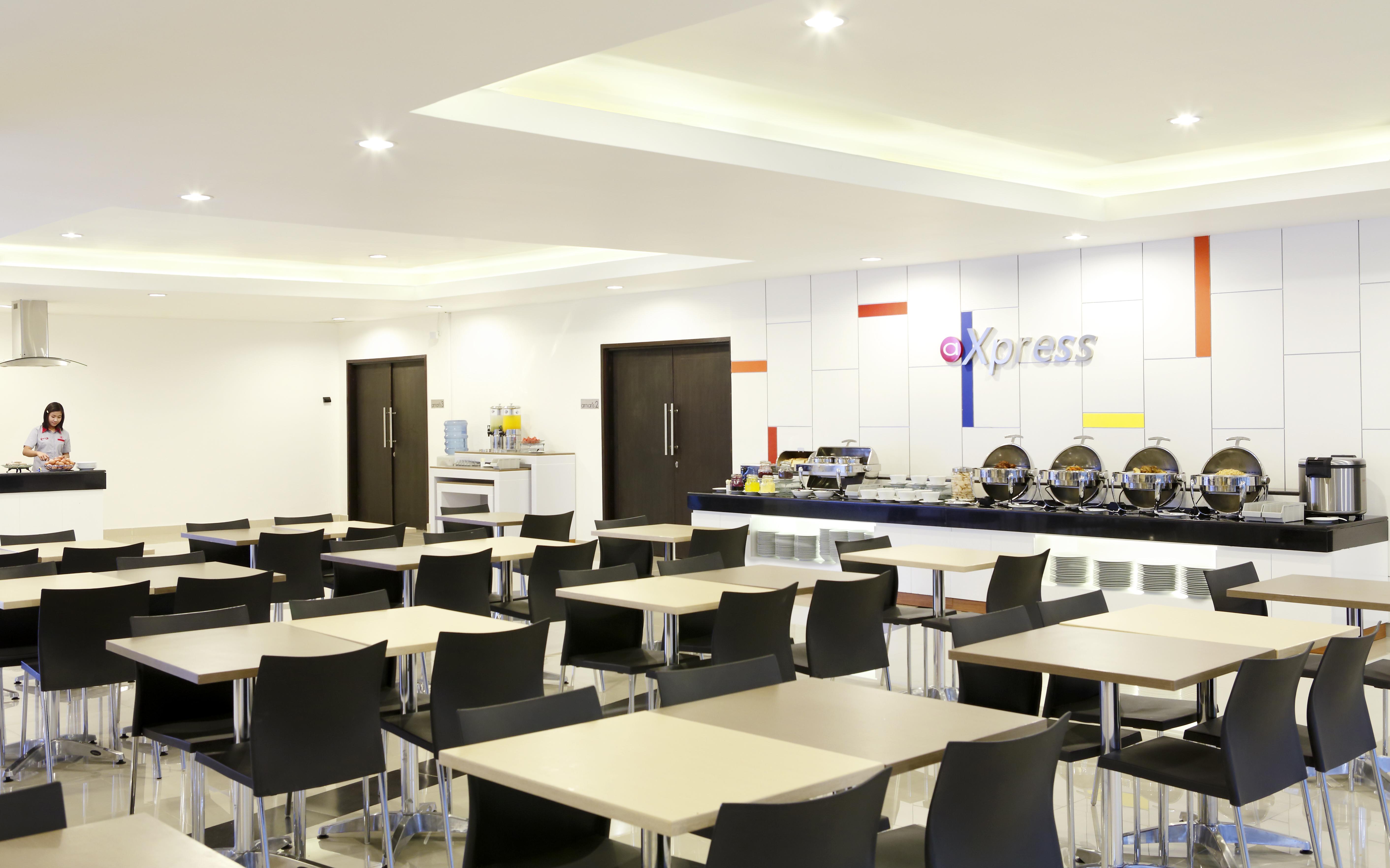Amaris Hotel Ponorogo Esterno foto