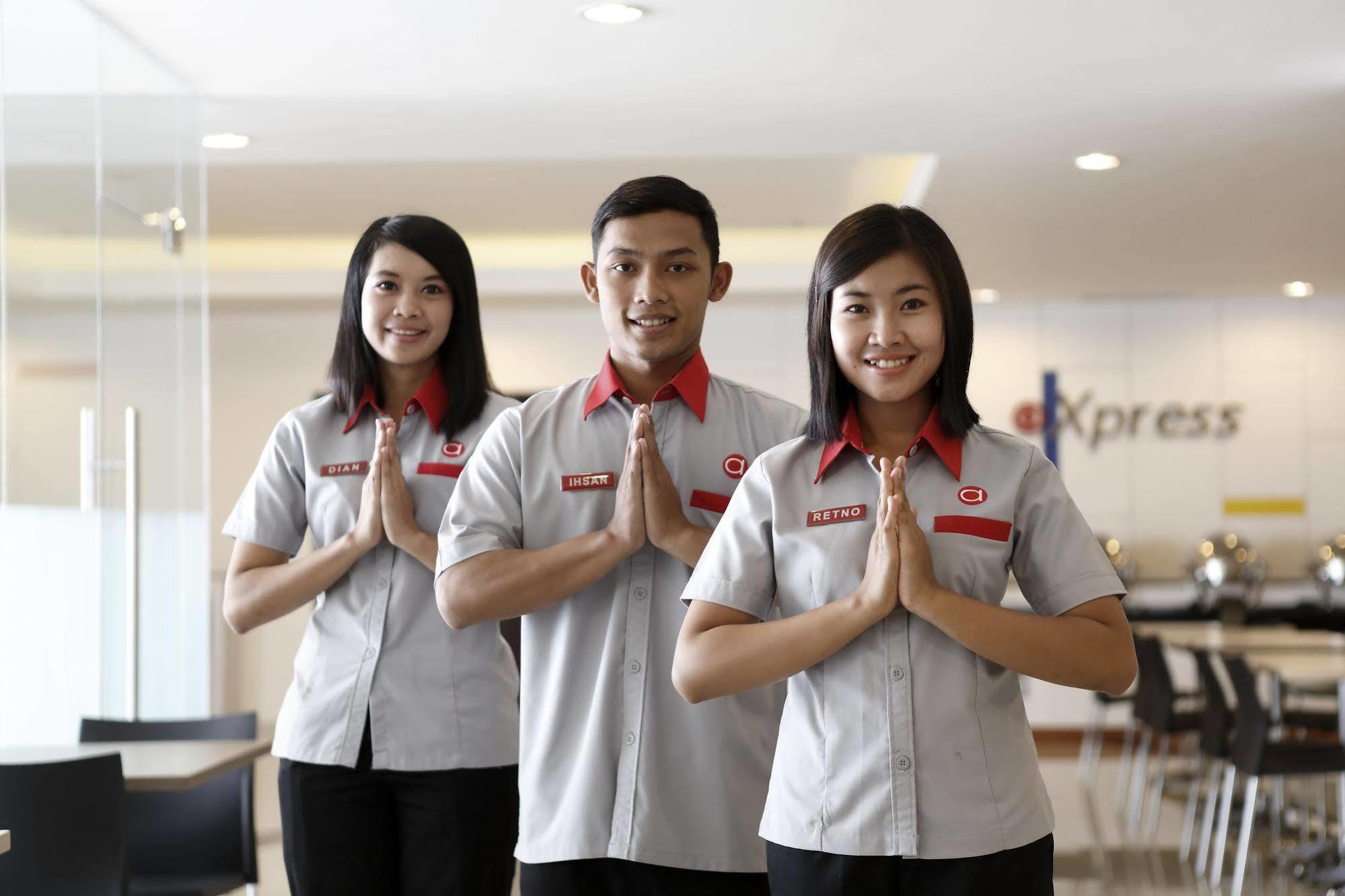 Amaris Hotel Ponorogo Esterno foto